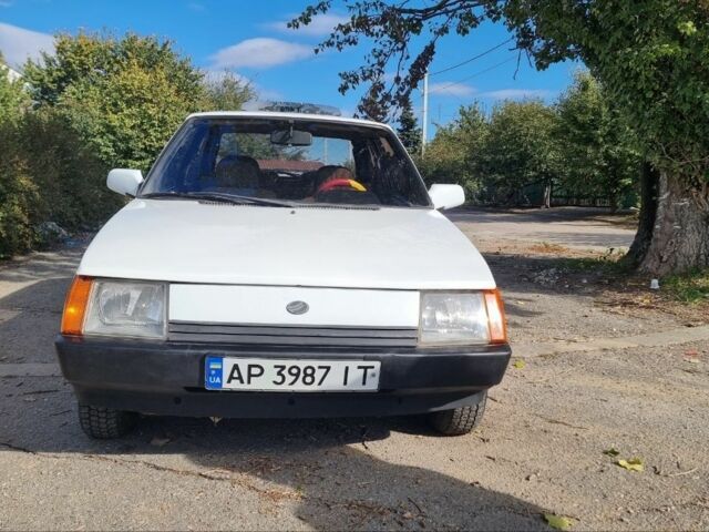 Белый ЗАЗ 1102 Таврия, объемом двигателя 1.1 л и пробегом 150 тыс. км за 750 $, фото 1 на Automoto.ua
