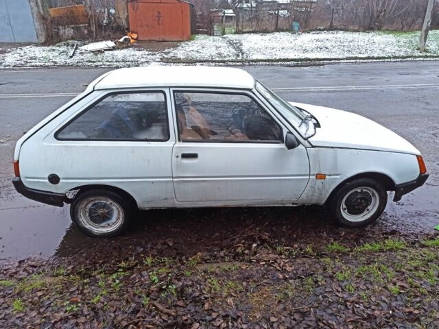 Белый ЗАЗ 1102 Таврия, объемом двигателя 1.1 л и пробегом 100 тыс. км за 400 $, фото 1 на Automoto.ua