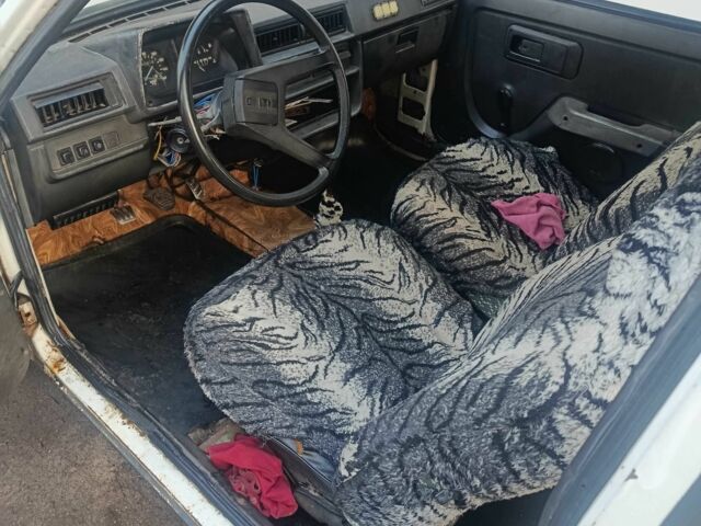 Белый ЗАЗ 1102 Таврия, объемом двигателя 1.1 л и пробегом 202 тыс. км за 521 $, фото 7 на Automoto.ua