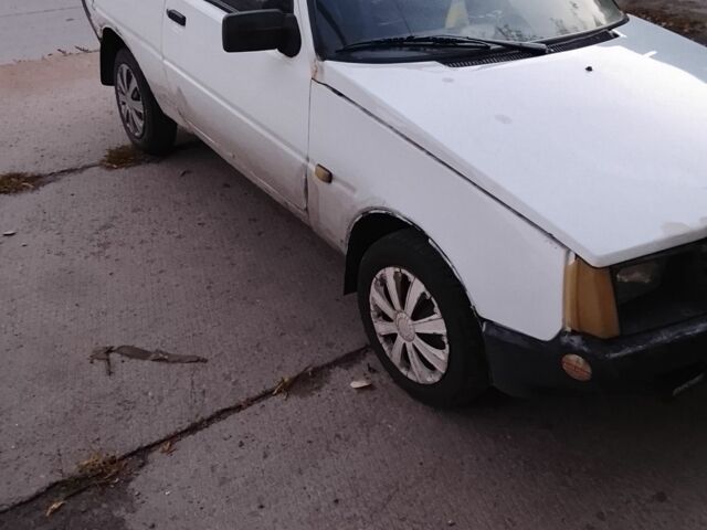 Белый ЗАЗ 1102 Таврия, объемом двигателя 0 л и пробегом 2 тыс. км за 361 $, фото 4 на Automoto.ua