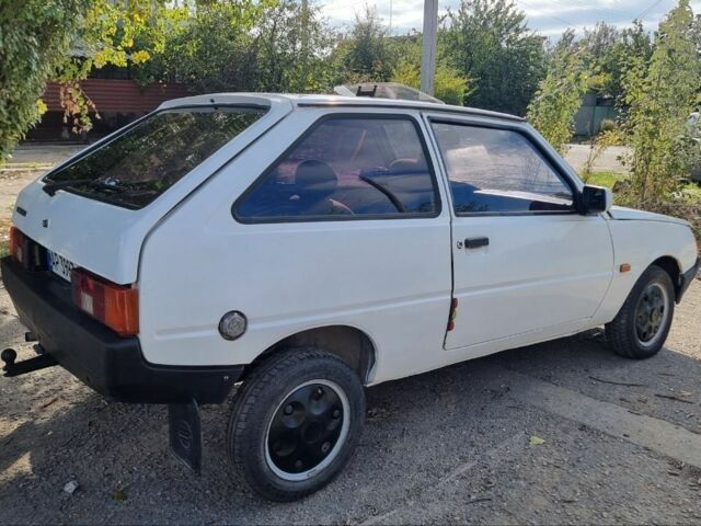 Белый ЗАЗ 1102 Таврия, объемом двигателя 1.1 л и пробегом 150 тыс. км за 750 $, фото 5 на Automoto.ua