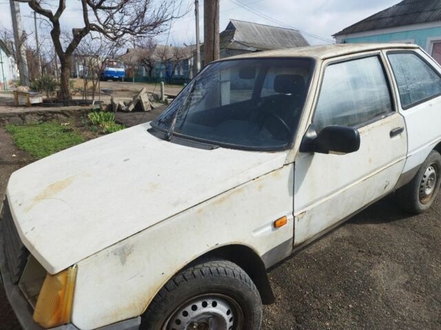 Белый ЗАЗ 1102 Таврия, объемом двигателя 1.2 л и пробегом 15 тыс. км за 350 $, фото 3 на Automoto.ua