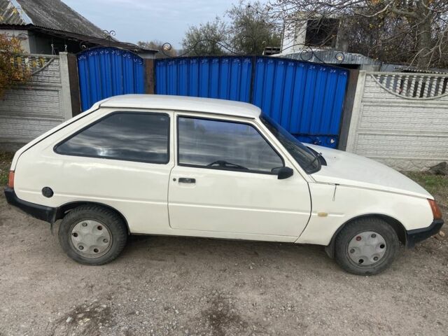 Белый ЗАЗ 1102 Таврия, объемом двигателя 1.1 л и пробегом 60 тыс. км за 714 $, фото 2 на Automoto.ua