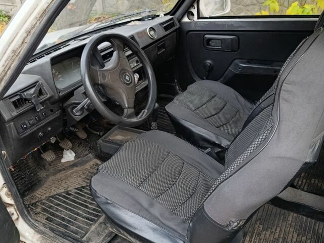 Белый ЗАЗ 1102 Таврия, объемом двигателя 1.1 л и пробегом 400 тыс. км за 357 $, фото 2 на Automoto.ua