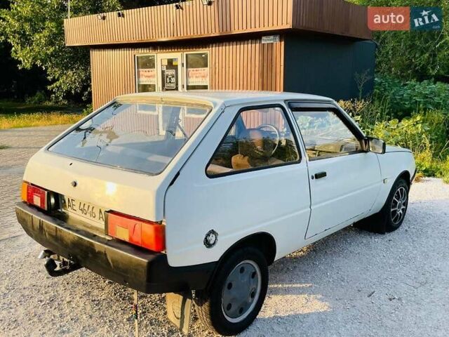 Белый ЗАЗ 1102 Таврия, объемом двигателя 1.1 л и пробегом 254 тыс. км за 550 $, фото 2 на Automoto.ua