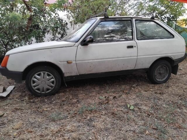 Белый ЗАЗ 1102 Таврия, объемом двигателя 1.2 л и пробегом 6 тыс. км за 406 $, фото 2 на Automoto.ua