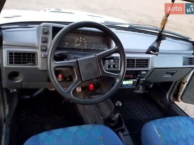 Белый ЗАЗ 1102 Таврия, объемом двигателя 1.1 л и пробегом 100 тыс. км за 1000 $, фото 4 на Automoto.ua