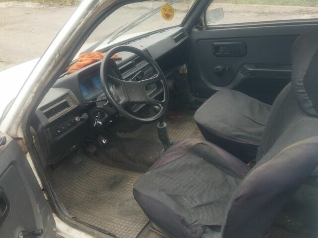 Белый ЗАЗ 1102 Таврия, объемом двигателя 1.1 л и пробегом 98 тыс. км за 309 $, фото 6 на Automoto.ua