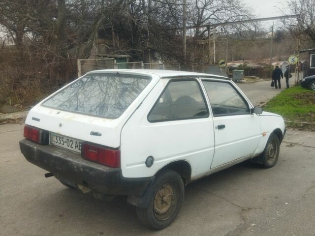 Белый ЗАЗ 1102 Таврия, объемом двигателя 1.1 л и пробегом 98 тыс. км за 309 $, фото 3 на Automoto.ua