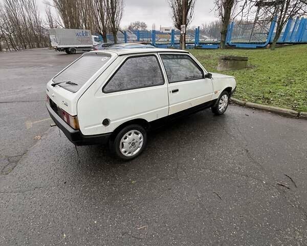 Белый ЗАЗ 1102 Таврия, объемом двигателя 1.2 л и пробегом 150 тыс. км за 600 $, фото 4 на Automoto.ua