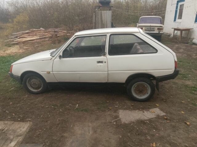 Белый ЗАЗ 1102 Таврия, объемом двигателя 1.1 л и пробегом 124 тыс. км за 333 $, фото 5 на Automoto.ua