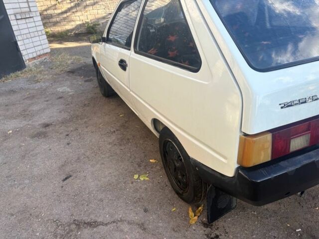 Белый ЗАЗ 1102 Таврия, объемом двигателя 1.1 л и пробегом 250 тыс. км за 385 $, фото 2 на Automoto.ua