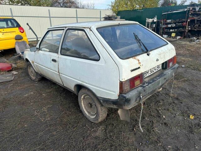 Белый ЗАЗ 1102 Таврия, объемом двигателя 1.1 л и пробегом 120 тыс. км за 239 $, фото 2 на Automoto.ua