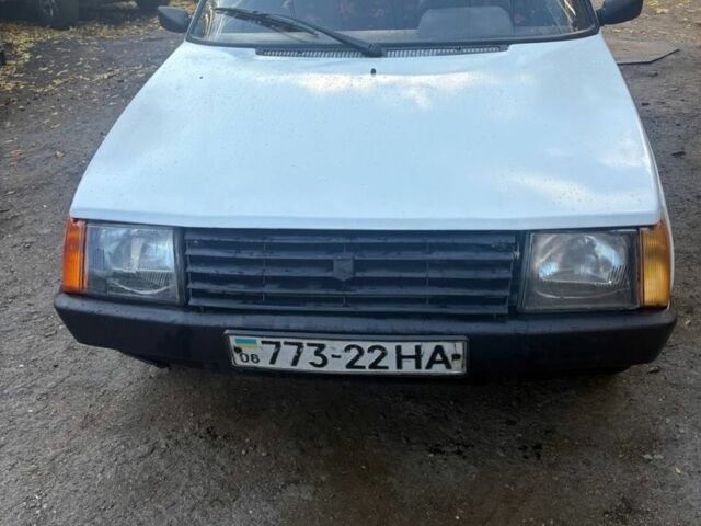 Белый ЗАЗ 1102 Таврия, объемом двигателя 1.1 л и пробегом 250 тыс. км за 385 $, фото 1 на Automoto.ua