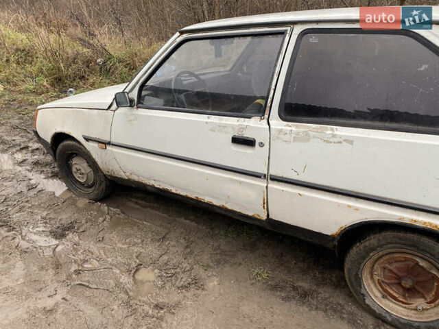 Белый ЗАЗ 1102 Таврия, объемом двигателя 1.1 л и пробегом 200 тыс. км за 300 $, фото 1 на Automoto.ua