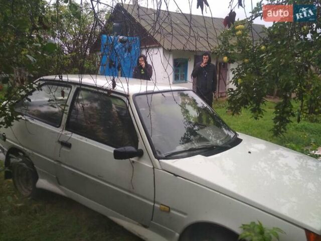 Белый ЗАЗ 1102 Таврия, объемом двигателя 1.2 л и пробегом 208 тыс. км за 550 $, фото 10 на Automoto.ua