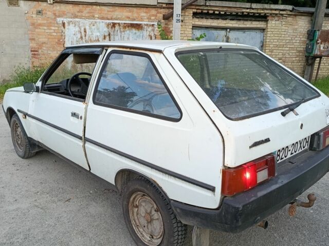 Белый ЗАЗ 1102 Таврия, объемом двигателя 0 л и пробегом 30 тыс. км за 350 $, фото 3 на Automoto.ua