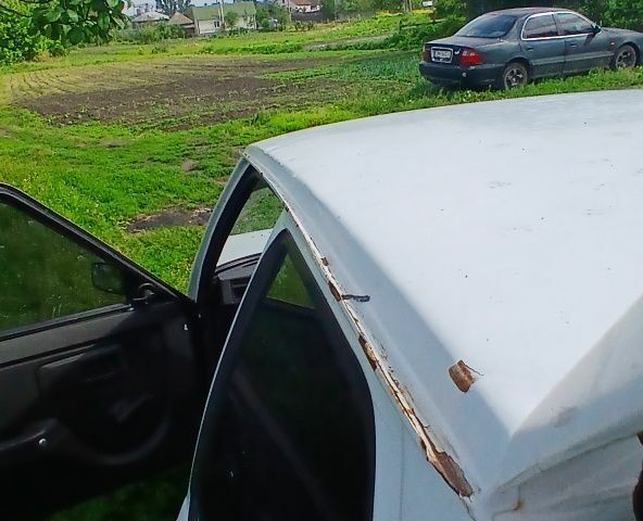 Белый ЗАЗ 1102 Таврия, объемом двигателя 1 л и пробегом 192 тыс. км за 532 $, фото 3 на Automoto.ua