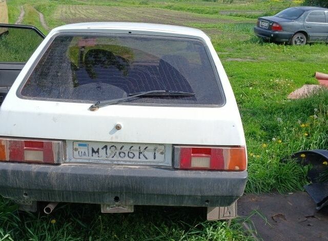 Белый ЗАЗ 1102 Таврия, объемом двигателя 1 л и пробегом 192 тыс. км за 532 $, фото 2 на Automoto.ua