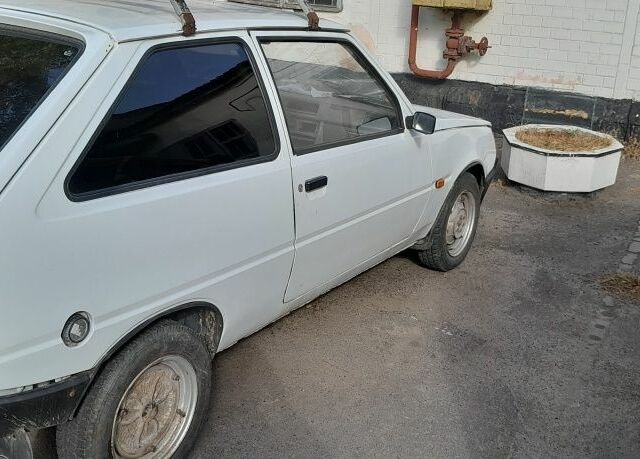 Белый ЗАЗ 1102 Таврия, объемом двигателя 1.1 л и пробегом 160 тыс. км за 700 $, фото 2 на Automoto.ua