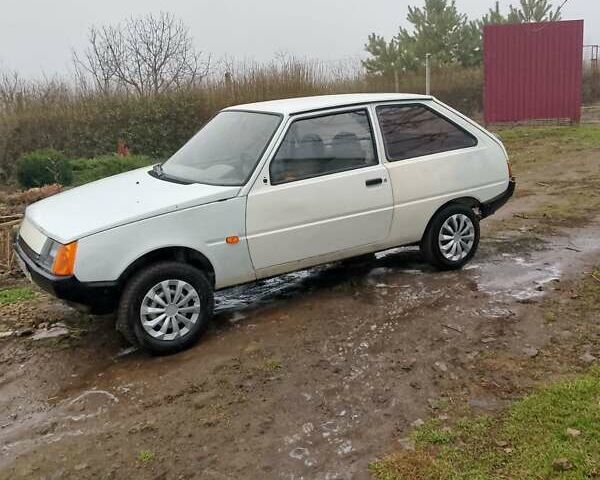 Белый ЗАЗ 1102 Таврия, объемом двигателя 1.2 л и пробегом 200 тыс. км за 527 $, фото 3 на Automoto.ua