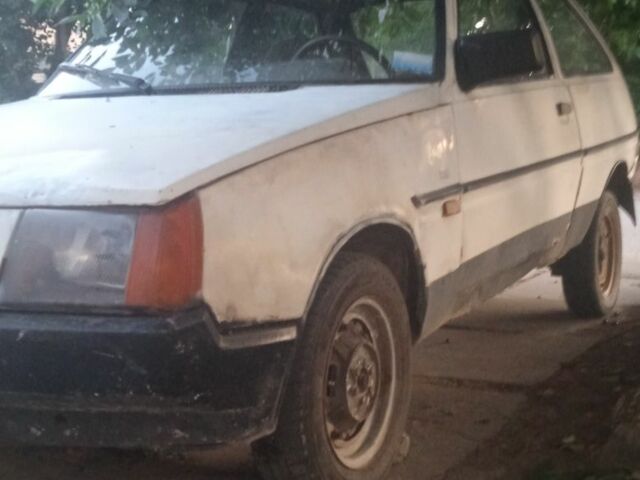 Белый ЗАЗ 1102 Таврия, объемом двигателя 1.1 л и пробегом 200 тыс. км за 288 $, фото 2 на Automoto.ua