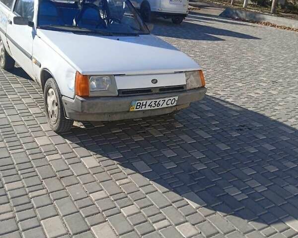 Белый ЗАЗ 1102 Таврия, объемом двигателя 1.1 л и пробегом 30 тыс. км за 800 $, фото 1 на Automoto.ua