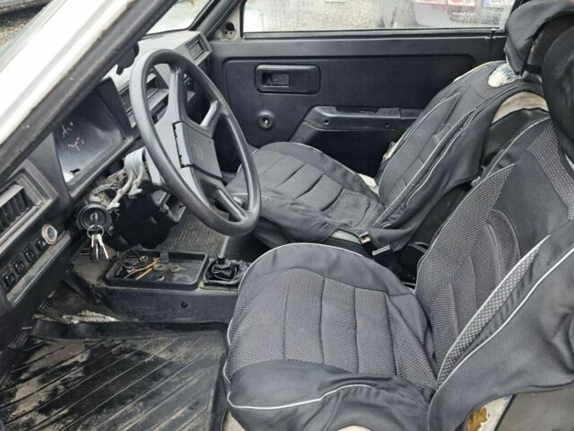 Белый ЗАЗ 1102 Таврия, объемом двигателя 1.1 л и пробегом 300 тыс. км за 405 $, фото 4 на Automoto.ua