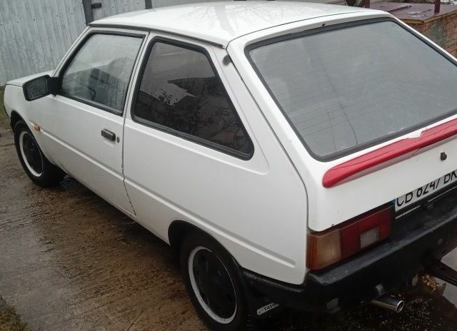 Білий ЗАЗ 1102 Таврія, об'ємом двигуна 1.1 л та пробігом 1000 тис. км за 700 $, фото 2 на Automoto.ua