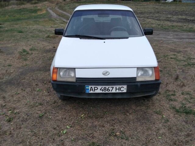 Белый ЗАЗ 1102 Таврия, объемом двигателя 1.1 л и пробегом 380 тыс. км за 629 $, фото 4 на Automoto.ua