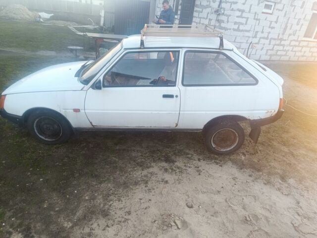 Білий ЗАЗ 1102 Таврія, об'ємом двигуна 1.2 л та пробігом 200 тис. км за 350 $, фото 1 на Automoto.ua