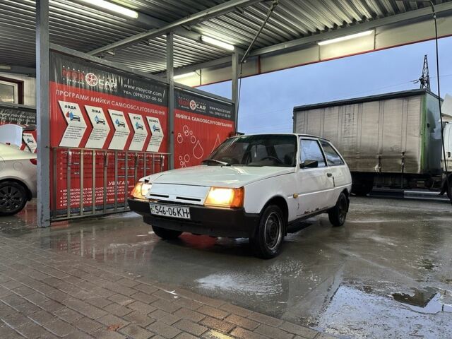 Белый ЗАЗ 1102 Таврия, объемом двигателя 1.1 л и пробегом 250 тыс. км за 1100 $, фото 1 на Automoto.ua