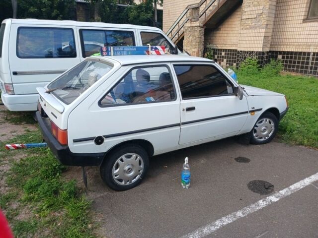 Белый ЗАЗ 1102 Таврия, объемом двигателя 1.2 л и пробегом 88 тыс. км за 1600 $, фото 4 на Automoto.ua