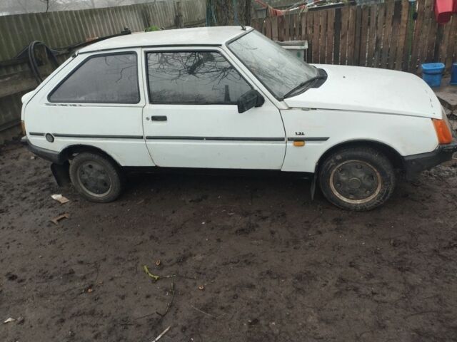 Белый ЗАЗ 1102 Таврия, объемом двигателя 1 л и пробегом 140 тыс. км за 550 $, фото 2 на Automoto.ua