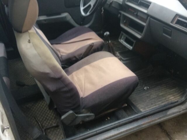 Белый ЗАЗ 1102 Таврия, объемом двигателя 1.1 л и пробегом 126 тыс. км за 600 $, фото 3 на Automoto.ua