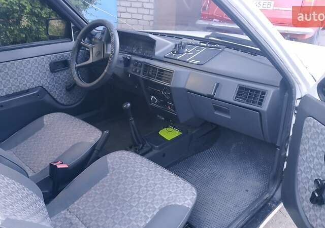 Белый ЗАЗ 1102 Таврия, объемом двигателя 1.3 л и пробегом 165 тыс. км за 1400 $, фото 15 на Automoto.ua
