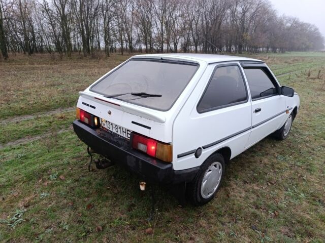 Белый ЗАЗ 1102 Таврия, объемом двигателя 0 л и пробегом 100 тыс. км за 644 $, фото 3 на Automoto.ua