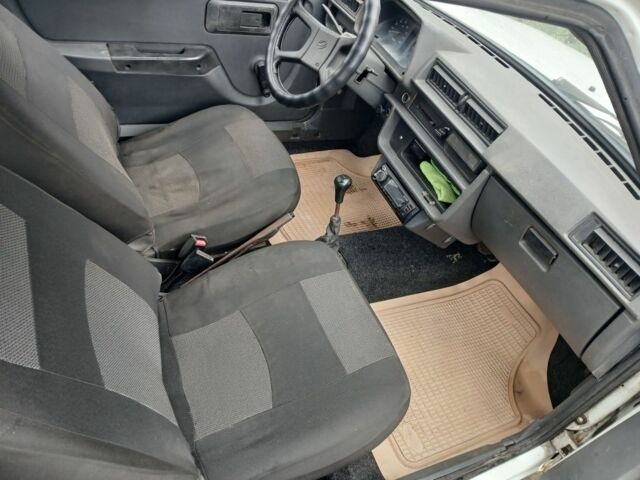 Белый ЗАЗ 1102 Таврия, объемом двигателя 1.1 л и пробегом 184 тыс. км за 800 $, фото 7 на Automoto.ua