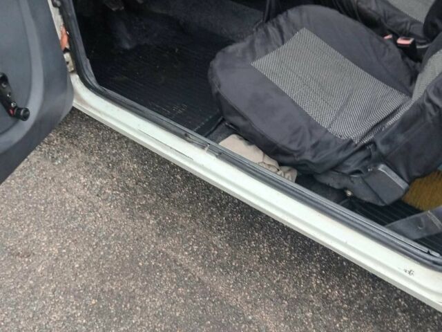 Белый ЗАЗ 1102 Таврия, объемом двигателя 1.1 л и пробегом 3 тыс. км за 1000 $, фото 4 на Automoto.ua