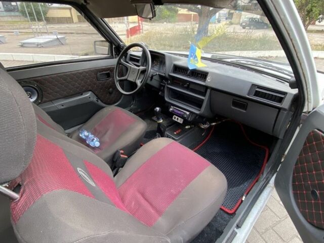 Белый ЗАЗ 1102 Таврия, объемом двигателя 1.2 л и пробегом 65 тыс. км за 650 $, фото 4 на Automoto.ua