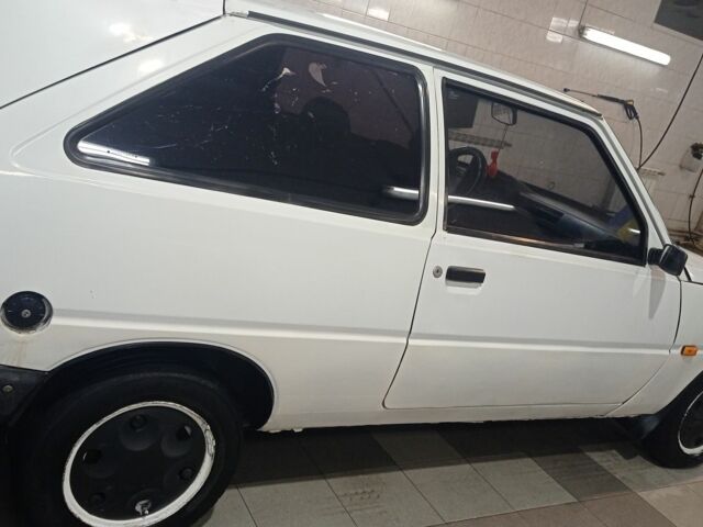 Белый ЗАЗ 1102 Таврия, объемом двигателя 1.2 л и пробегом 200 тыс. км за 900 $, фото 6 на Automoto.ua