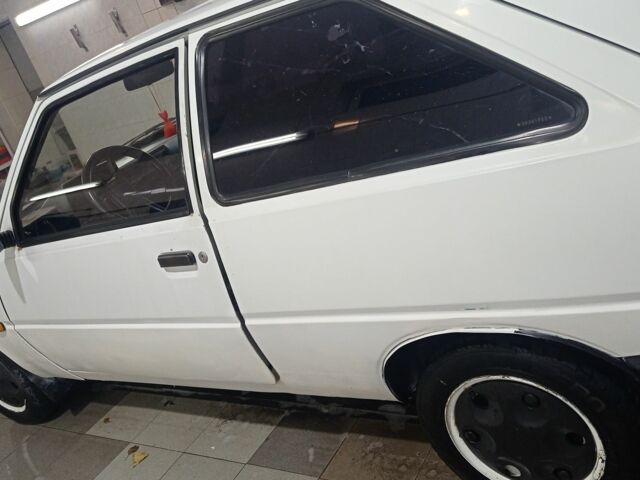 Белый ЗАЗ 1102 Таврия, объемом двигателя 1.2 л и пробегом 200 тыс. км за 900 $, фото 5 на Automoto.ua