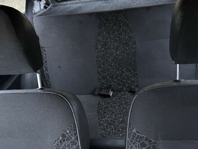 ЗАЗ 1102 Таврия 2004 в Днепре (Днепропетровске) на Automoto.ua Белый ЗАЗ 1102 Таврия, объемом двигателя 1.2 л и пробегом 150 тыс. км за 595 $, фото 12 на Automoto.ua