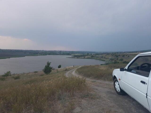 Белый ЗАЗ 1102 Таврия, объемом двигателя 1.2 л и пробегом 60 тыс. км за 1100 $, фото 1 на Automoto.ua