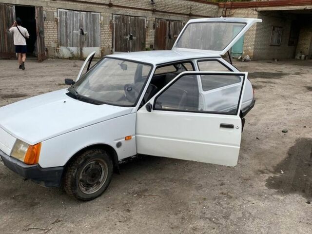 Белый ЗАЗ 1102 Таврия, объемом двигателя 1.1 л и пробегом 3 тыс. км за 750 $, фото 2 на Automoto.ua