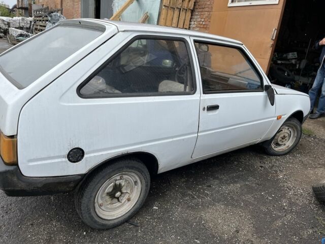 Белый ЗАЗ 1102 Таврия, объемом двигателя 1.1 л и пробегом 80 тыс. км за 207 $, фото 3 на Automoto.ua