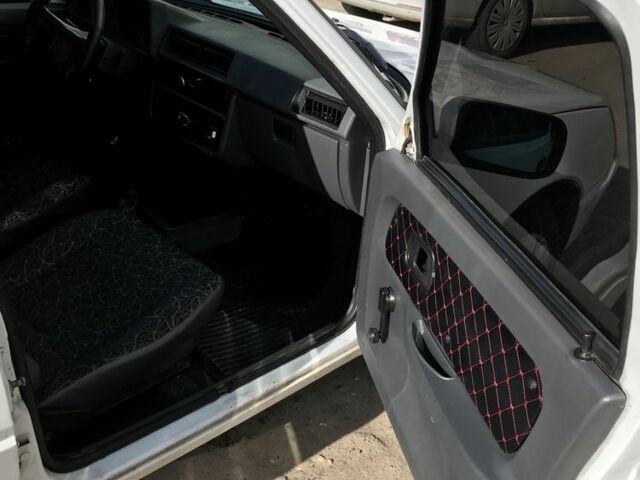 Белый ЗАЗ 1102 Таврия, объемом двигателя 1.2 л и пробегом 110 тыс. км за 1251 $, фото 5 на Automoto.ua