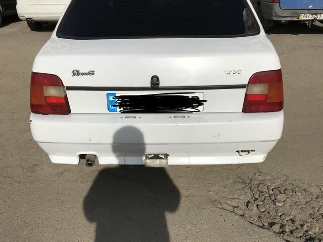 Белый ЗАЗ 1102 Таврия, объемом двигателя 1.2 л и пробегом 110 тыс. км за 1251 $, фото 7 на Automoto.ua