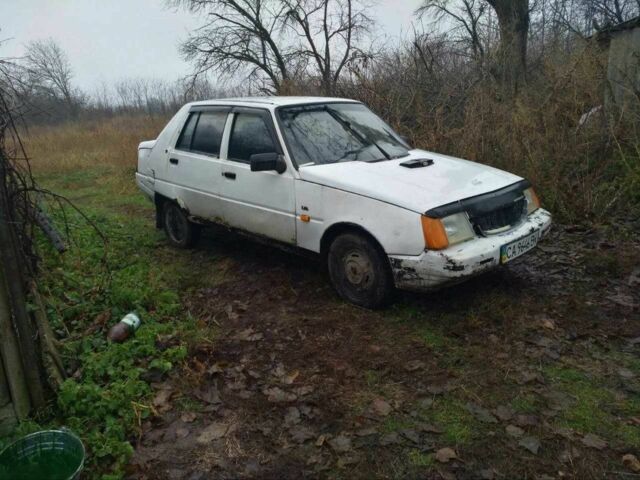 Белый ЗАЗ 1102 Таврия, объемом двигателя 1.2 л и пробегом 2 тыс. км за 340 $, фото 1 на Automoto.ua