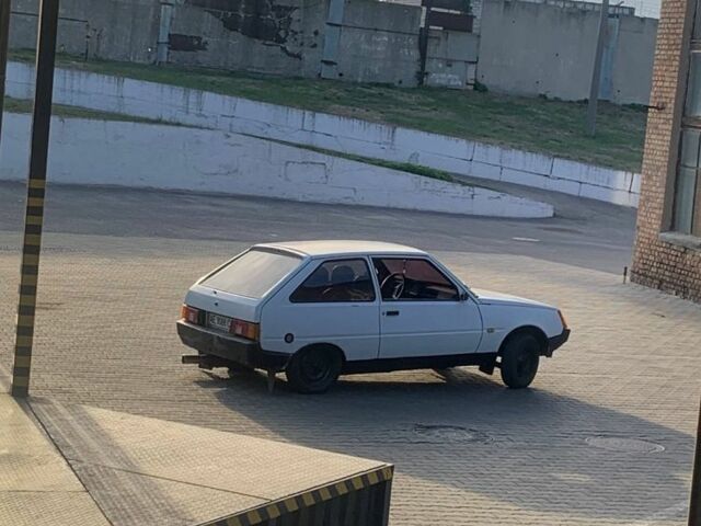 Белый ЗАЗ 1102 Таврия, объемом двигателя 1.1 л и пробегом 2 тыс. км за 480 $, фото 1 на Automoto.ua